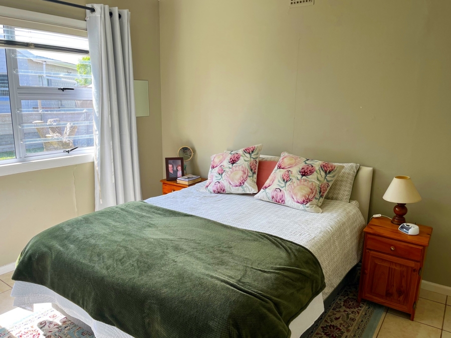 2 Bedroom Property for Sale in Struisbaai Western Cape